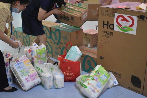 情暖 六一 與愛 童 行 市執(zhí)法局深入幫扶點開展送愛心活動